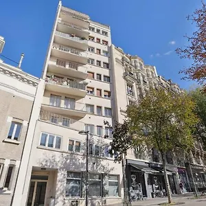 Cosy And Renovated Studio In Heart Of Xvieme París